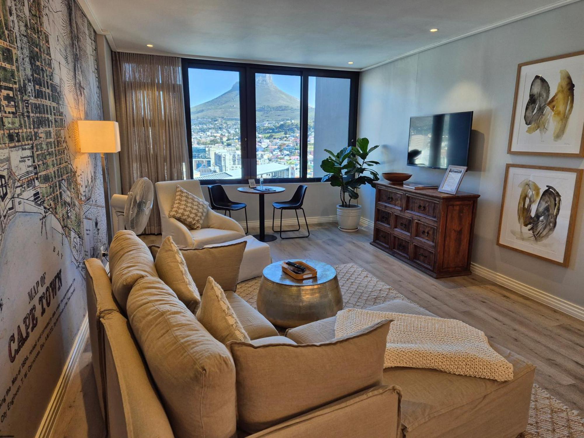 Luxurious 1 Bedroom Apartment *